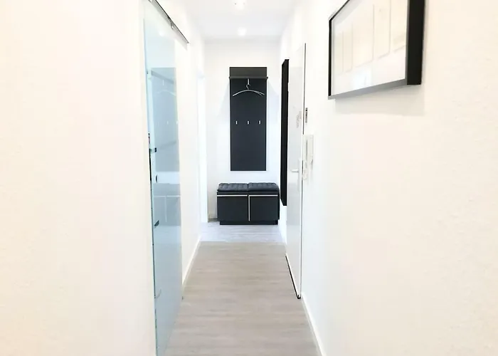 Schoene, Neue Am Rhein Und Mit Balkon *