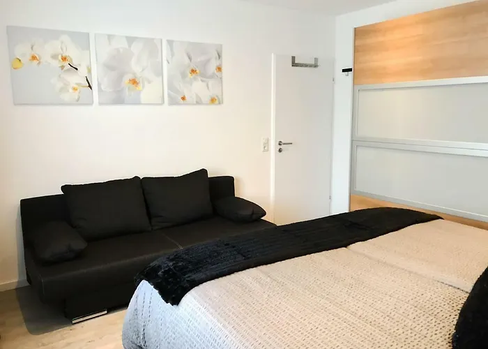 Schoene, Neue Am Rhein Und Mit Balkon Apartamento